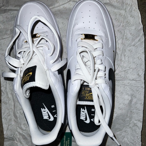 STOCK X: Nike Low Air Force 1 - Black White Gold Mini Swoosh - Picture 2 of 4